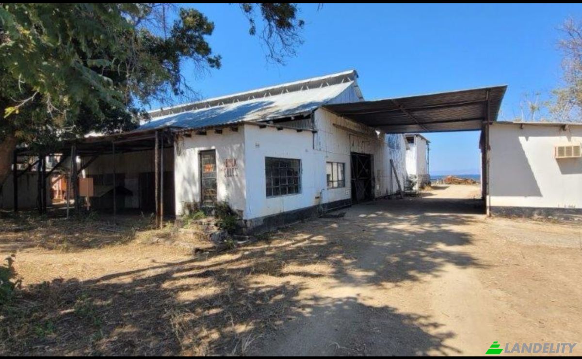 Resort for Sale Buffalo Dr, Kariba, Mashonaland West Province, Zimbabwe. Photo 7