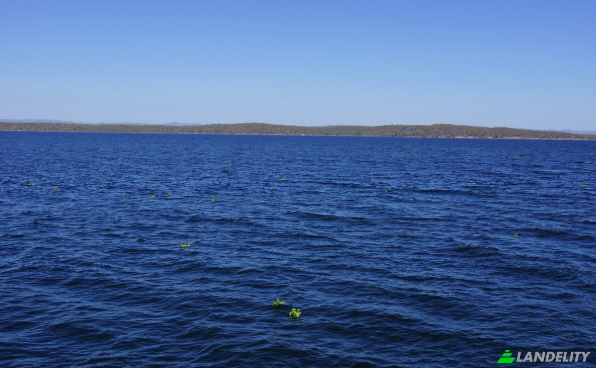Resort for Sale Buffalo Dr, Kariba, Mashonaland West Province, Zimbabwe. Photo 8