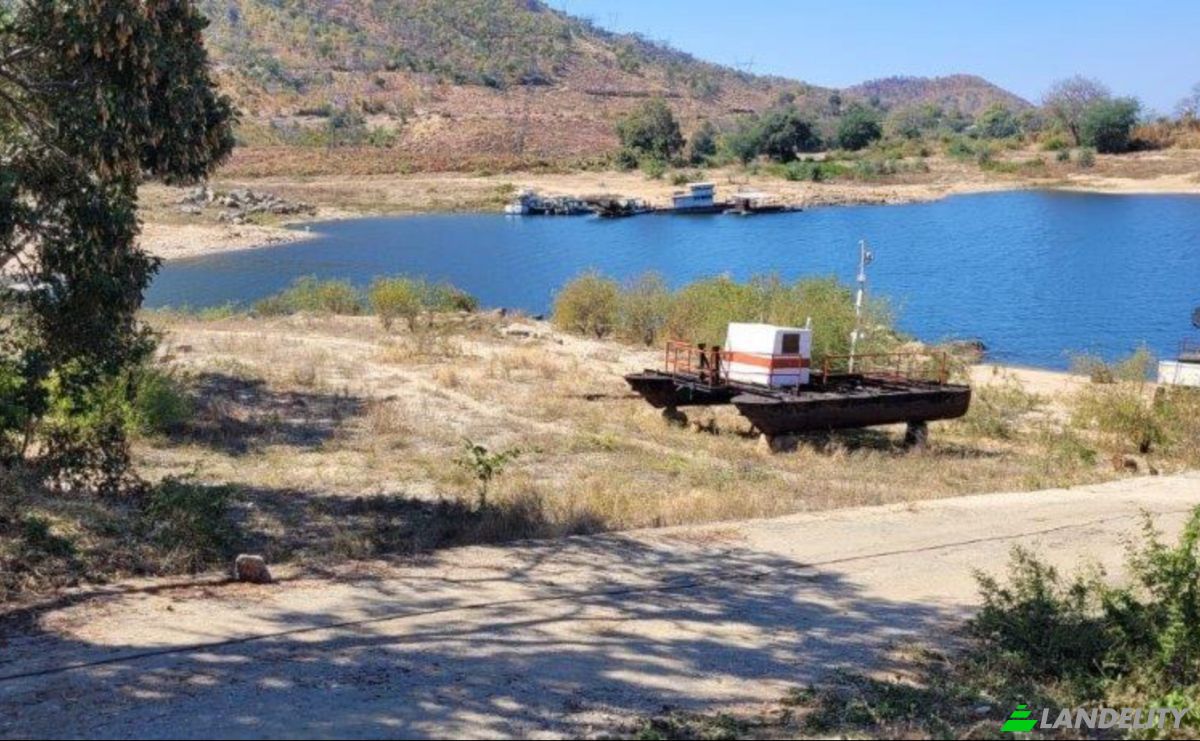 Resort for Sale Buffalo Dr, Kariba, Mashonaland West Province, Zimbabwe. Photo 5