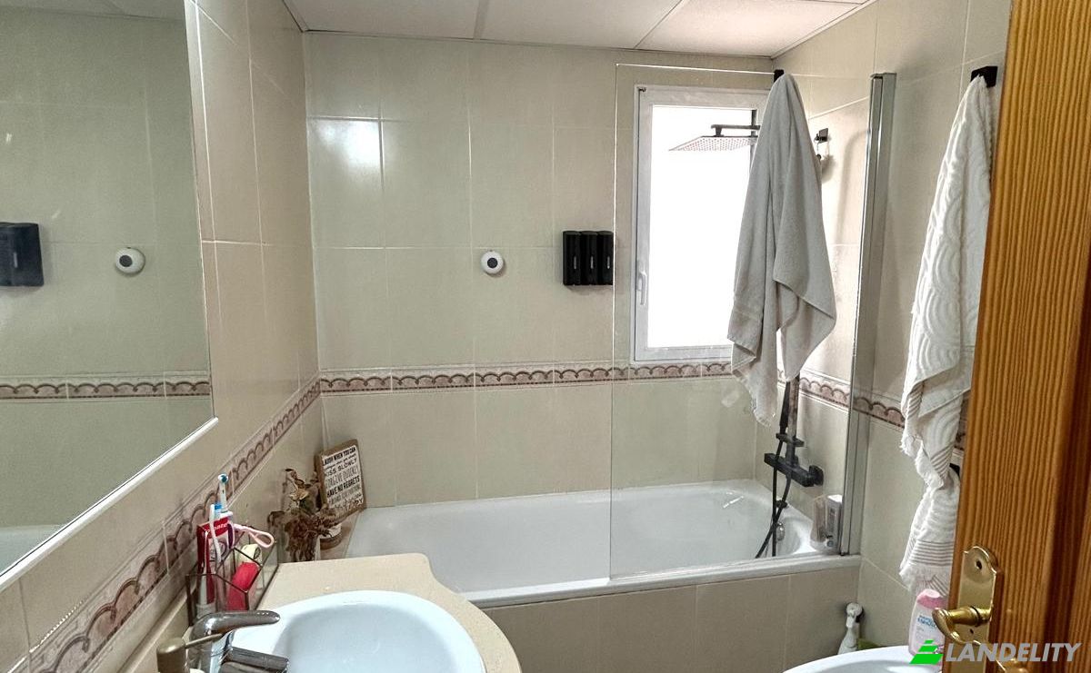 Apartment for Sale C Maestro Joaquin Cartagena Aldeguer, Guardamar del Segura, Alicante, Valencian Community, Spain. Photo 4