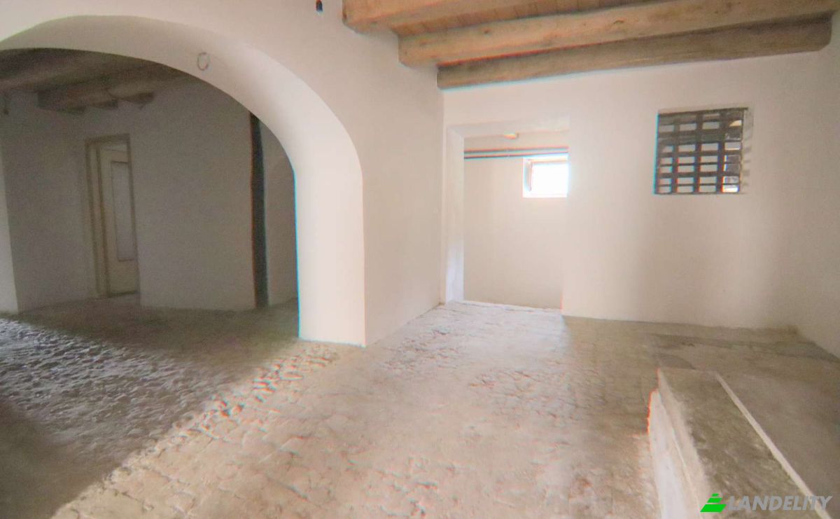 Single Family Home for Sale Via S Rocco, 67010 Barete AQ, Barete, Province of LAquila, Abruzzo, Italy. Photo 10