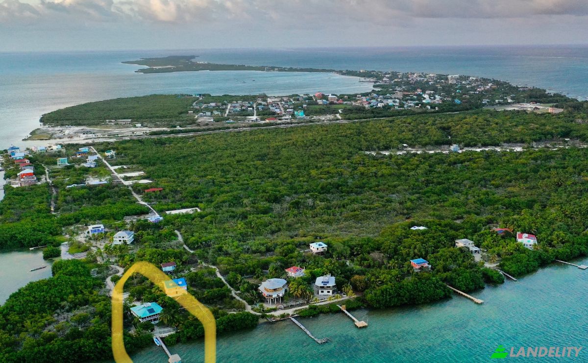 Single Family Home for Sale Lot 3, Block 12 Caye Caulker, Belize. Photo 3