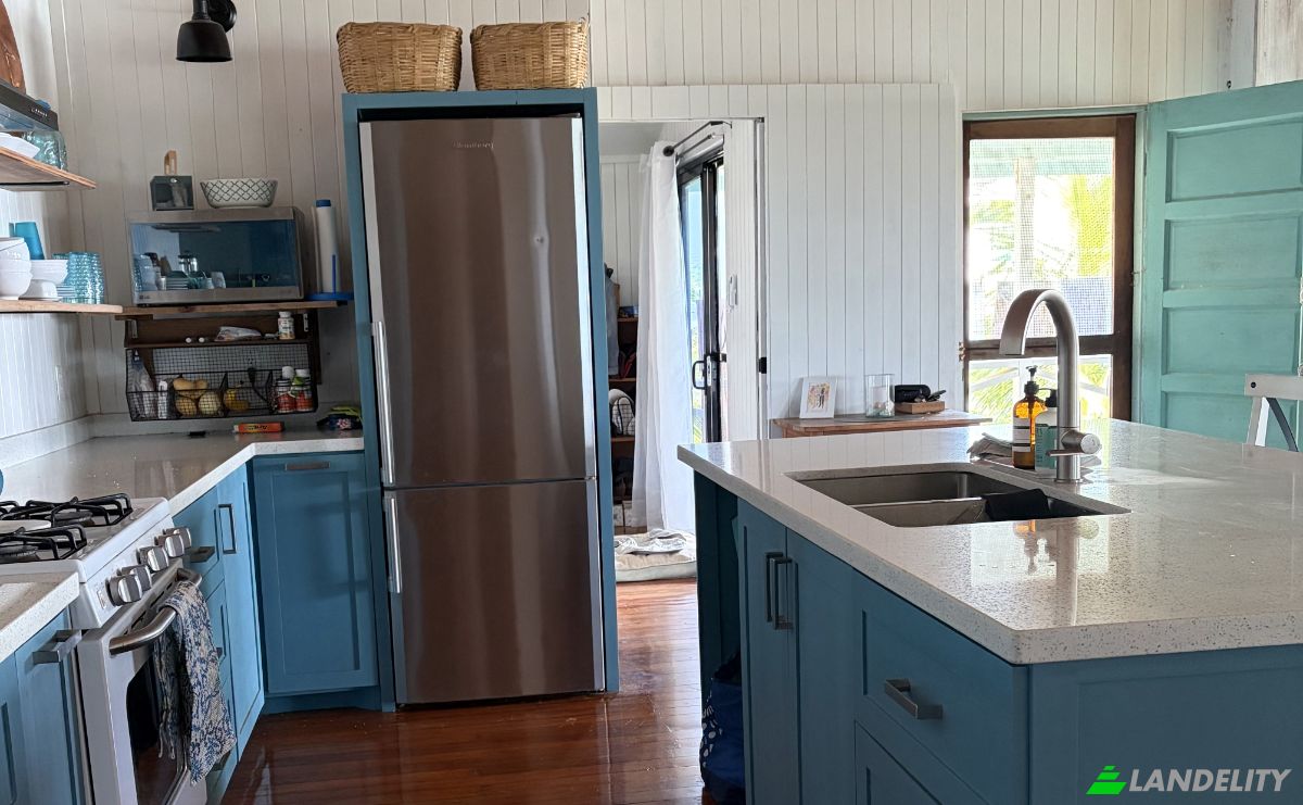 Single Family Home for Sale Lot 3, Block 12 Caye Caulker, Belize. Photo 5