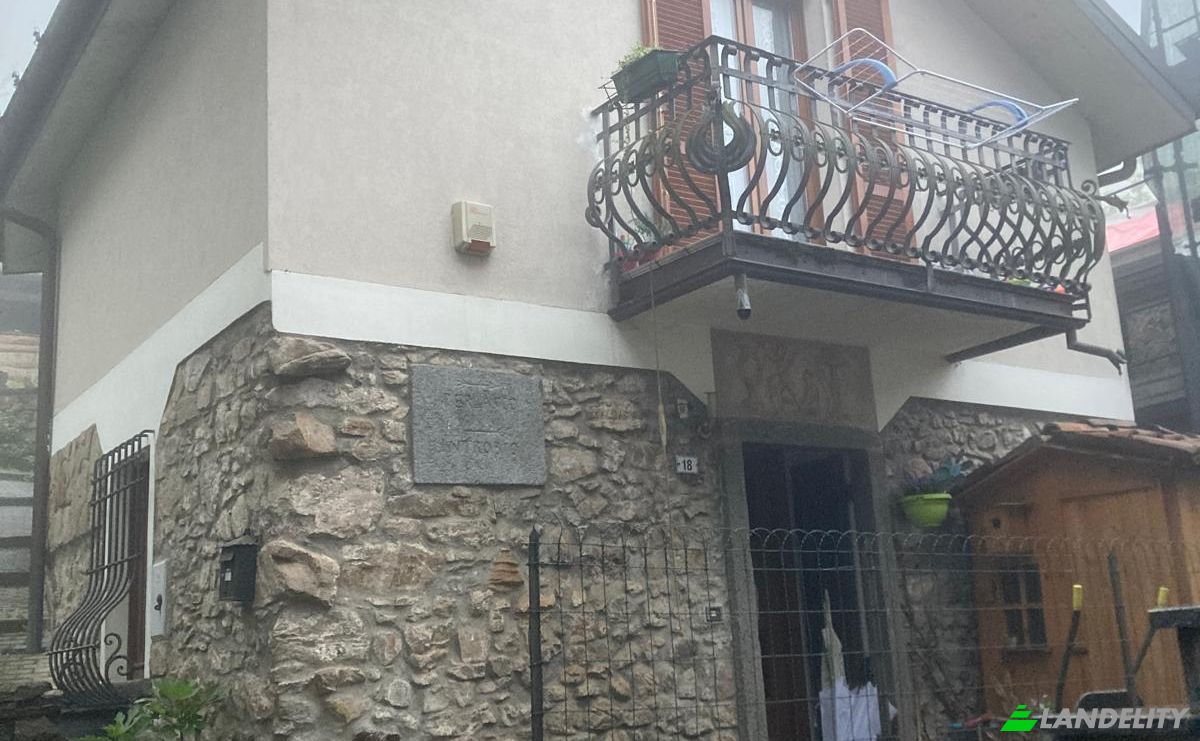 Single Family Home for Sale Via Alessandro Manzoni, 23837 Parlasco LC, Parlasco, Province of Lecco, Lombardy, Italy. Photo 1