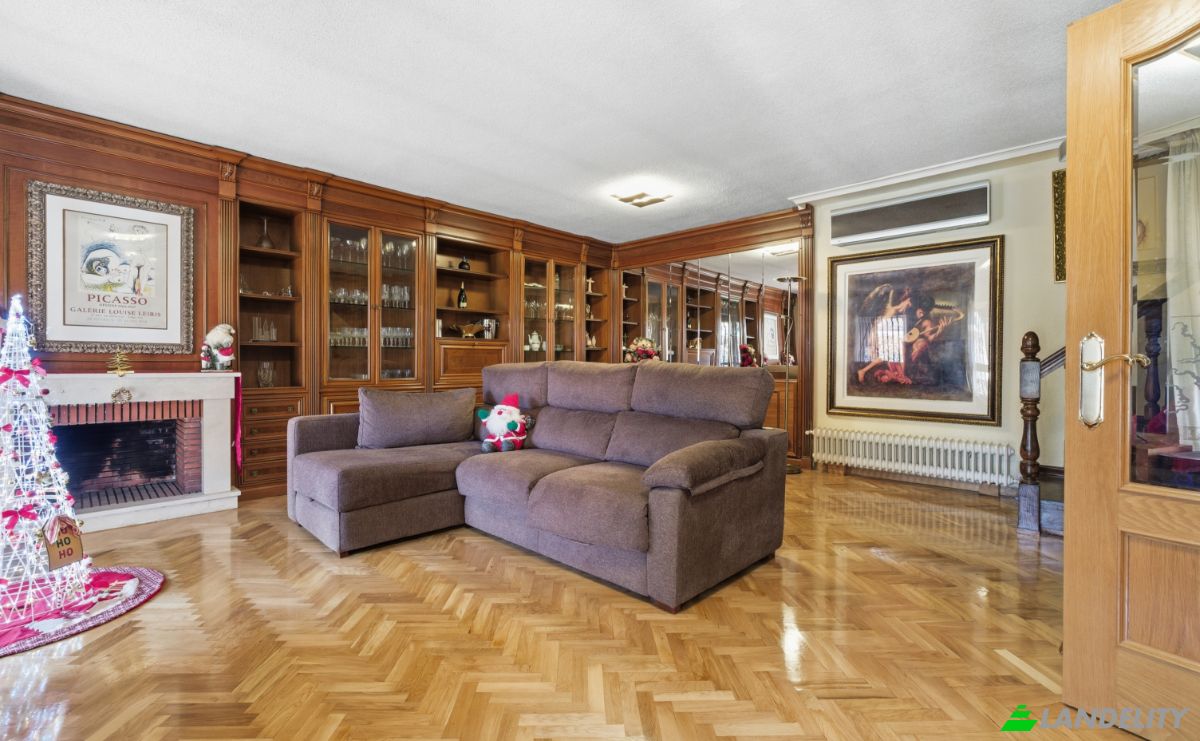 Villa for Sale C Granado, Rivas-Vaciamadrid, Madrid, Community of Madrid, Spain. Photo 4