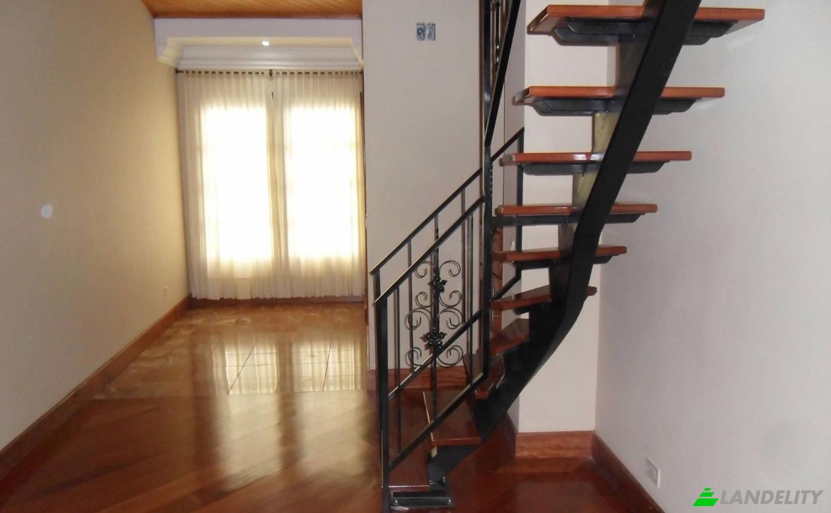 Single Family Home for Sale Cra 80 #64c-25, Bogota, Zona 6, Colombia. Photo 2