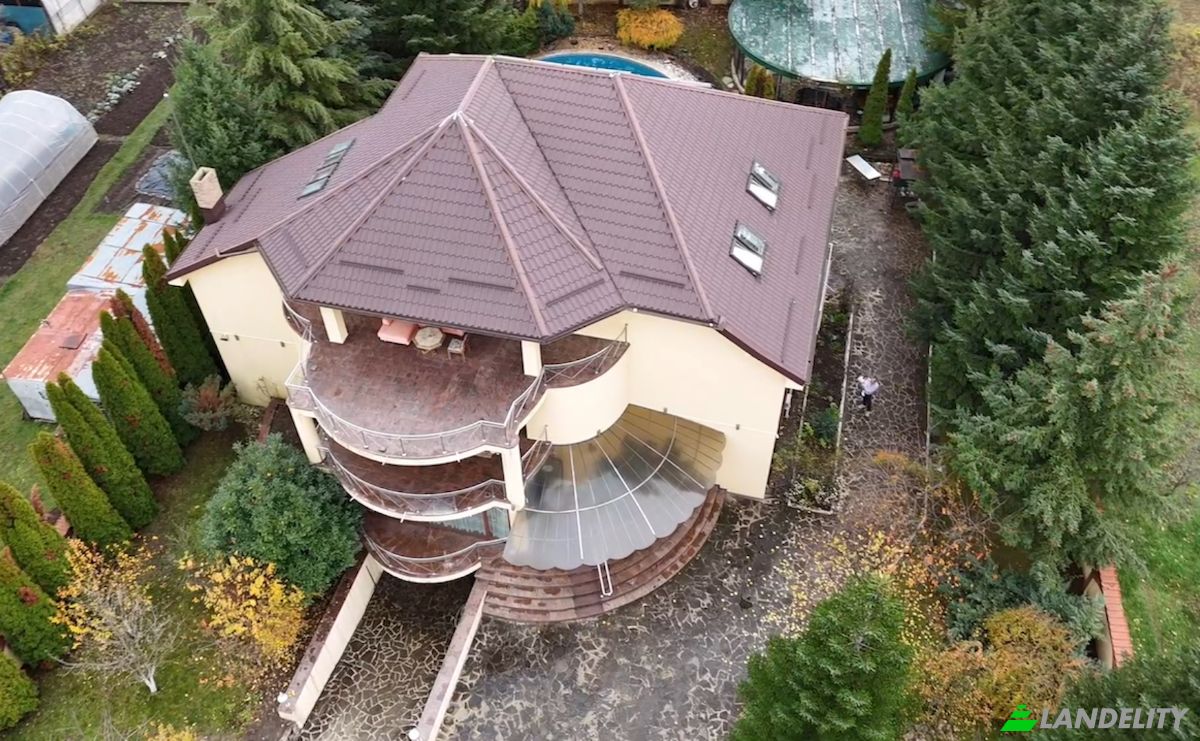 Villa for Sale Calea Doftanei 184, Campina 105600, Campina, Prahova, Romania. Photo 2