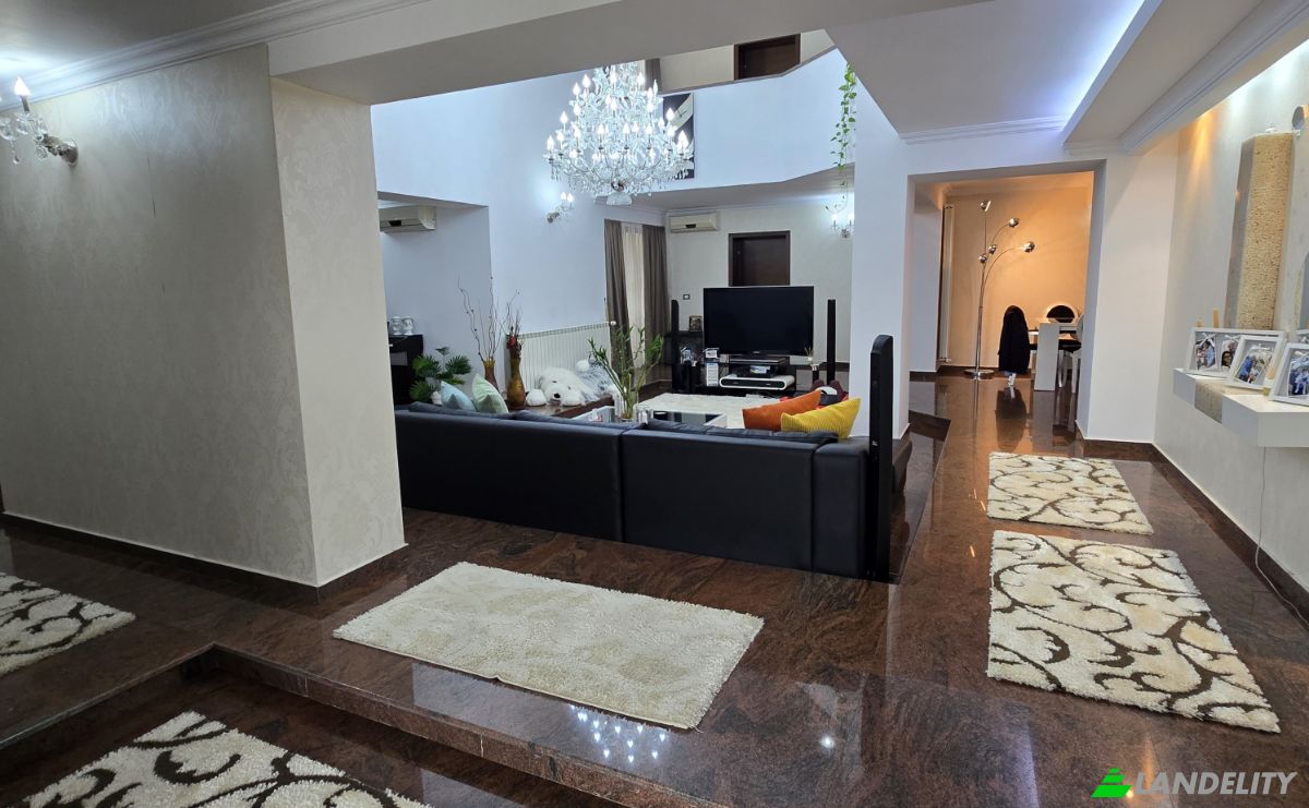 Villa for Sale Calea Doftanei 184, Campina 105600, Campina, Prahova, Romania. Photo 7