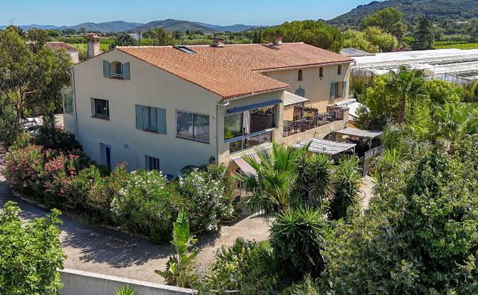 Investing/Development for Sale - La Crau, France