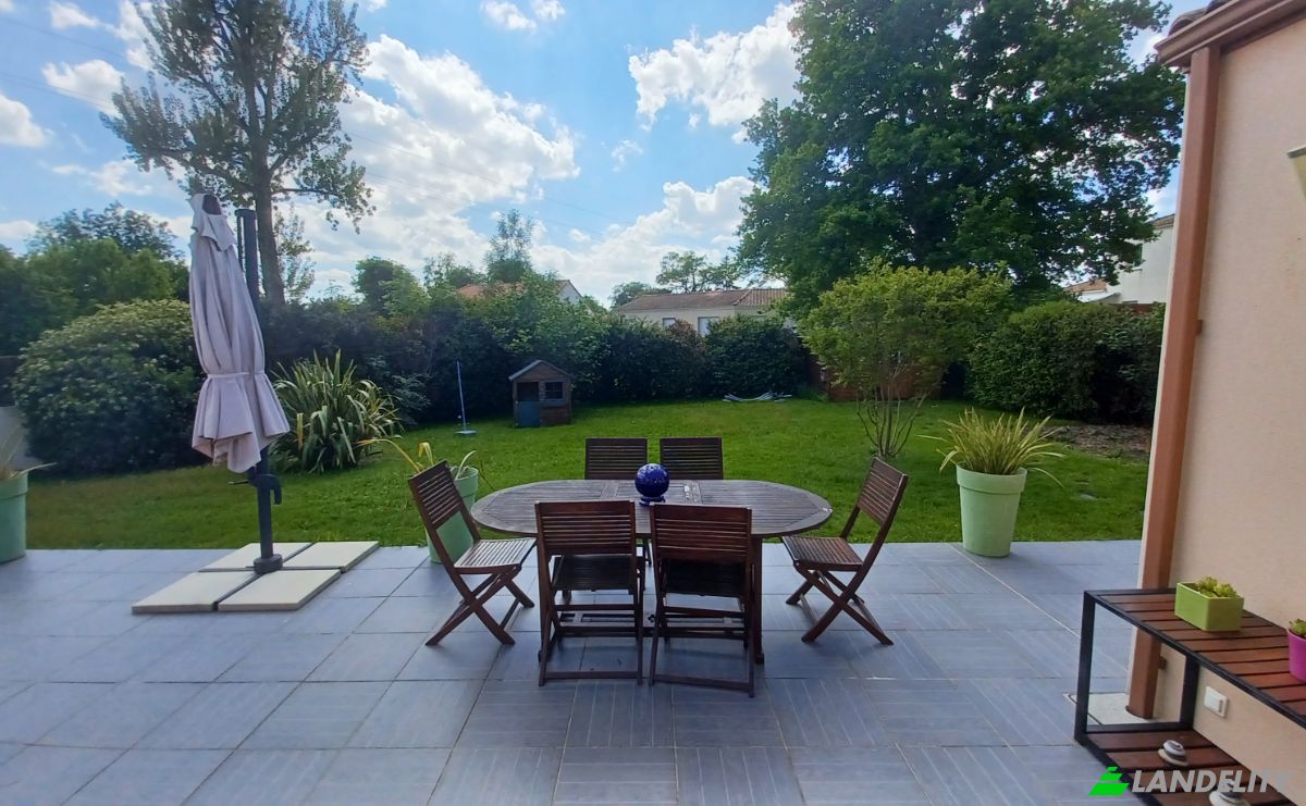Single Family Home for Sale 12 Rue des Charbonneaux, 44330 Le Pallet, Le Pallet, Loire-Atlantique, Pays de la Loire, France. Photo 4