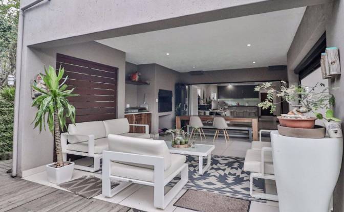 Single Family Home for Sale 6 Schoeman St. Photo#4