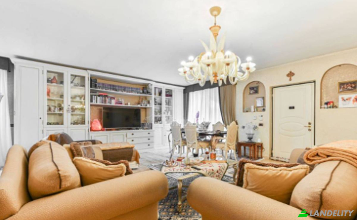 Villa for Sale Via Nazario Sauro, 20847 Albiate MB, Albiate, Province of Monza and Brianza, Lombardy, Italy. Photo 4