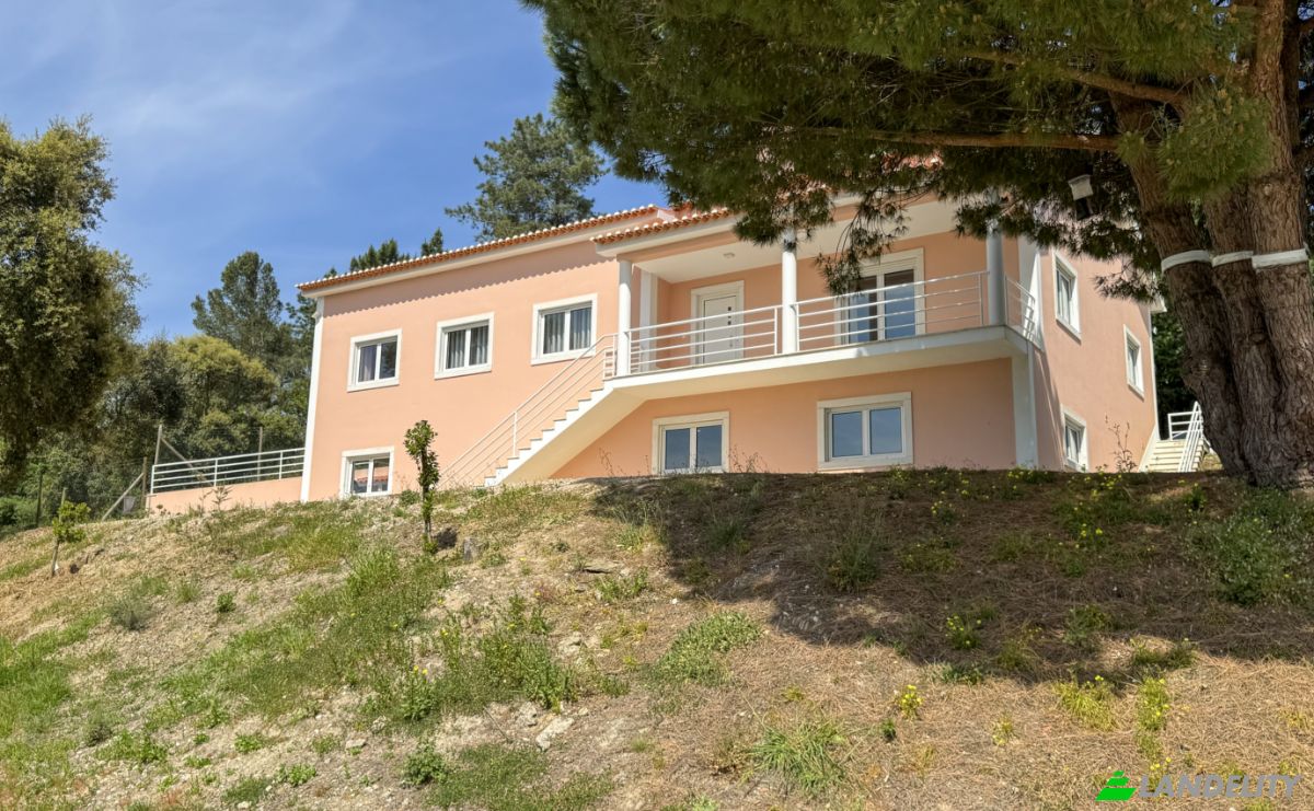 Villa for Sale R do Chafariz 18, 2665-015 Azueira, Azueira e Sobral da Abelheira, Mafra, Lisbon, Portugal. Photo 2