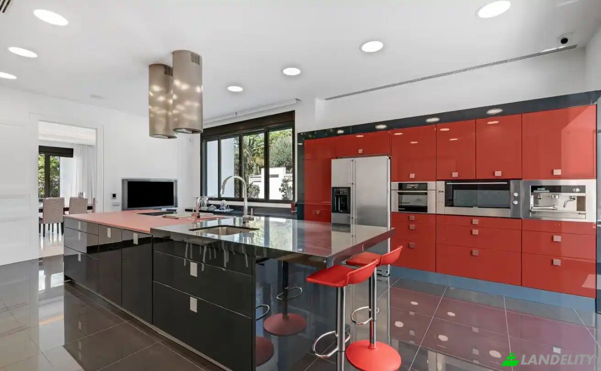 Single Family Home for Sale Calle Sierra Blanca, Marbella, Malaga, Andalusia, Spain. Photo 10