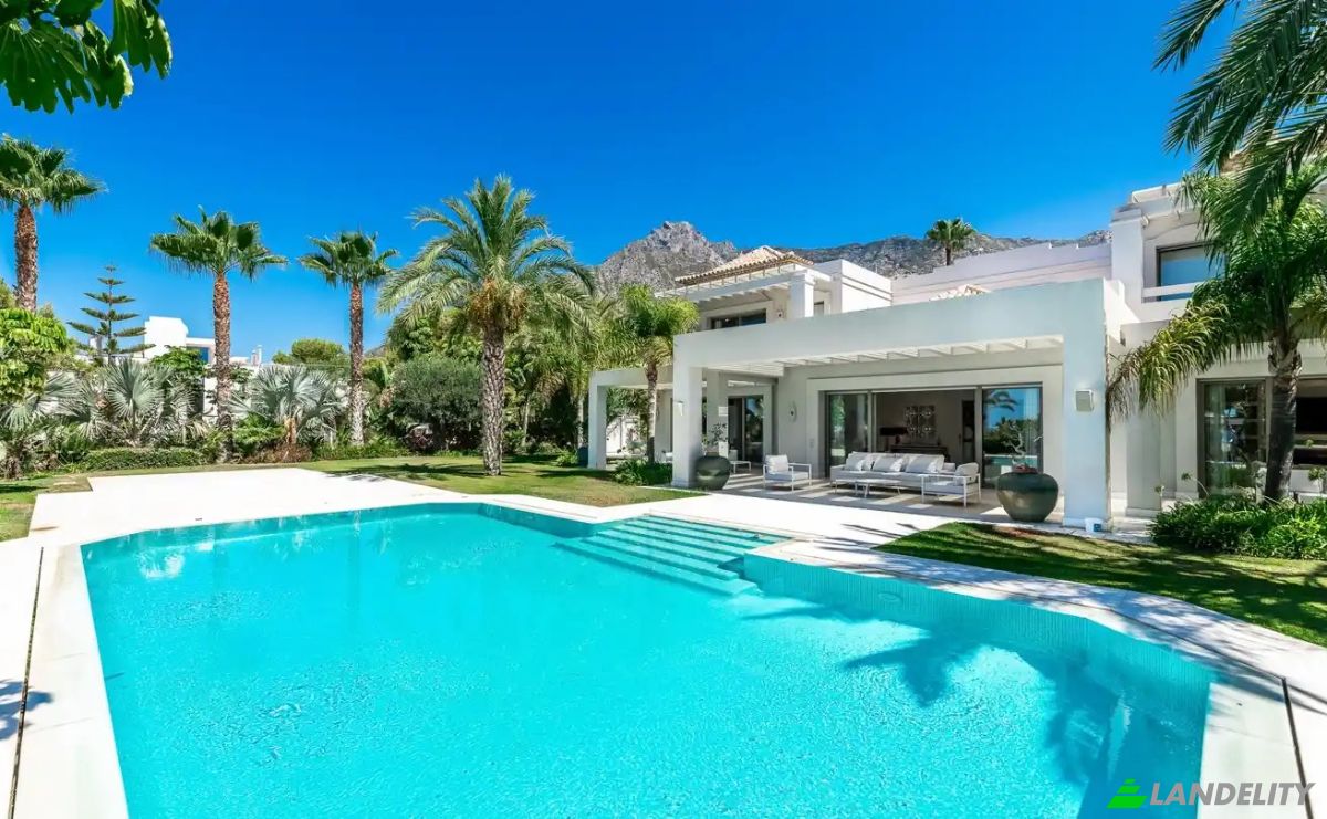 Single Family Home for Sale Calle Sierra Blanca, Marbella, Malaga, Andalusia, Spain. Photo 21