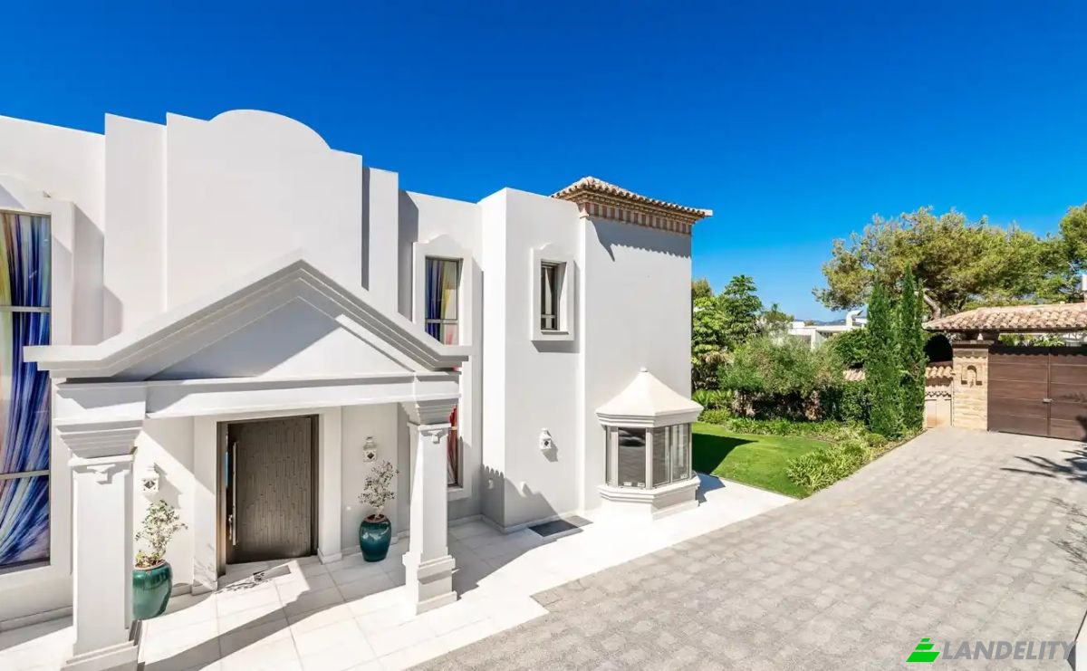 Single Family Home for Sale Calle Sierra Blanca, Marbella, Malaga, Andalusia, Spain. Photo 23
