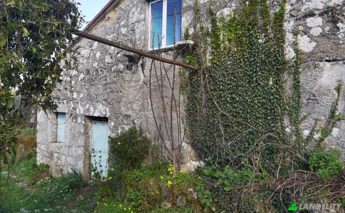 Townhouse for Sale R Casal 6, 3670, Figueriedo das Donas, Vouzela, Viseu District, Portugal. Photo 2