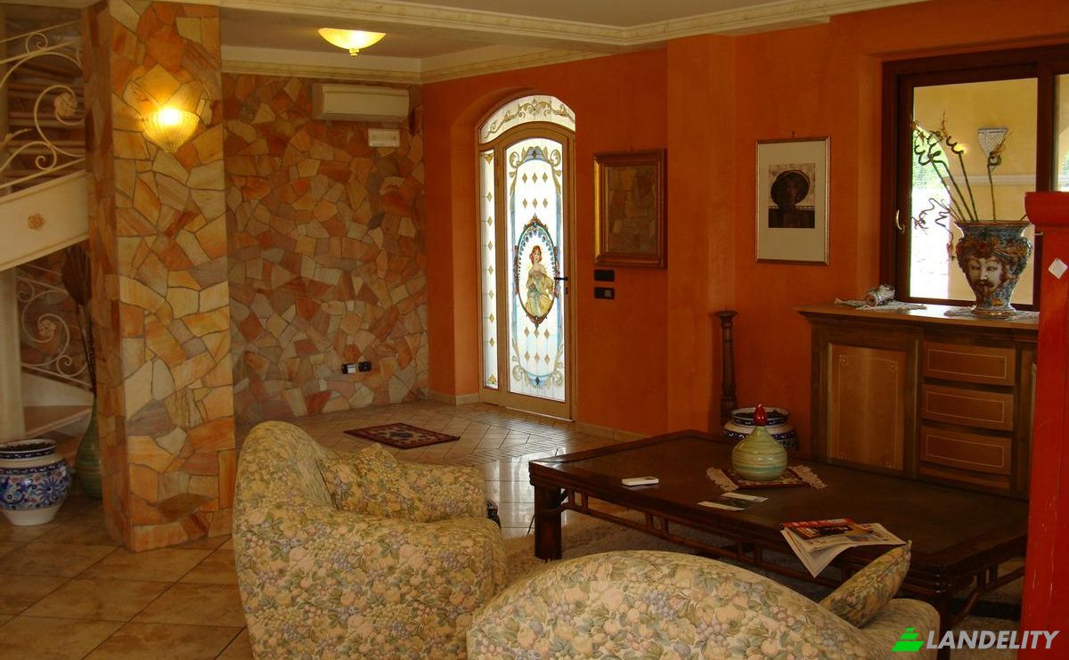 Lit et petit déjeuné à vendre Via Nuova, 154, 95024 Acireale CT, Acireale, Metropolitan city of Catania, Sicily, Italy. Photo 2