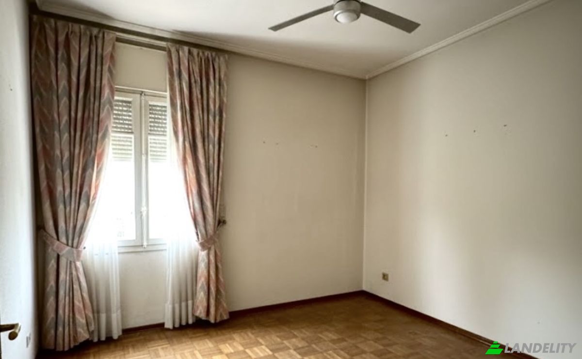 Apartment for Sale C de Chile, Local, Chamartin, Madrid, Community of Madrid, Spain. Photo 4