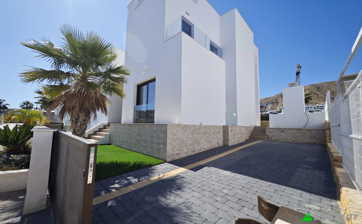 Villa for Sale Carrer de Mexic, Finestrat, Alicante, Valencian Community, Spain. Photo 4