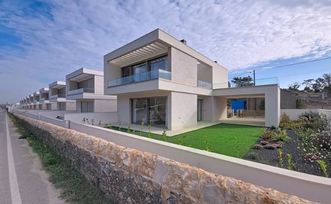 Villa for Sale Estr Dona Maria Pia, Rio Maior. Photo#2 Villa for Sale Estr Dona Maria Pia, Rio Maior. Photo#2