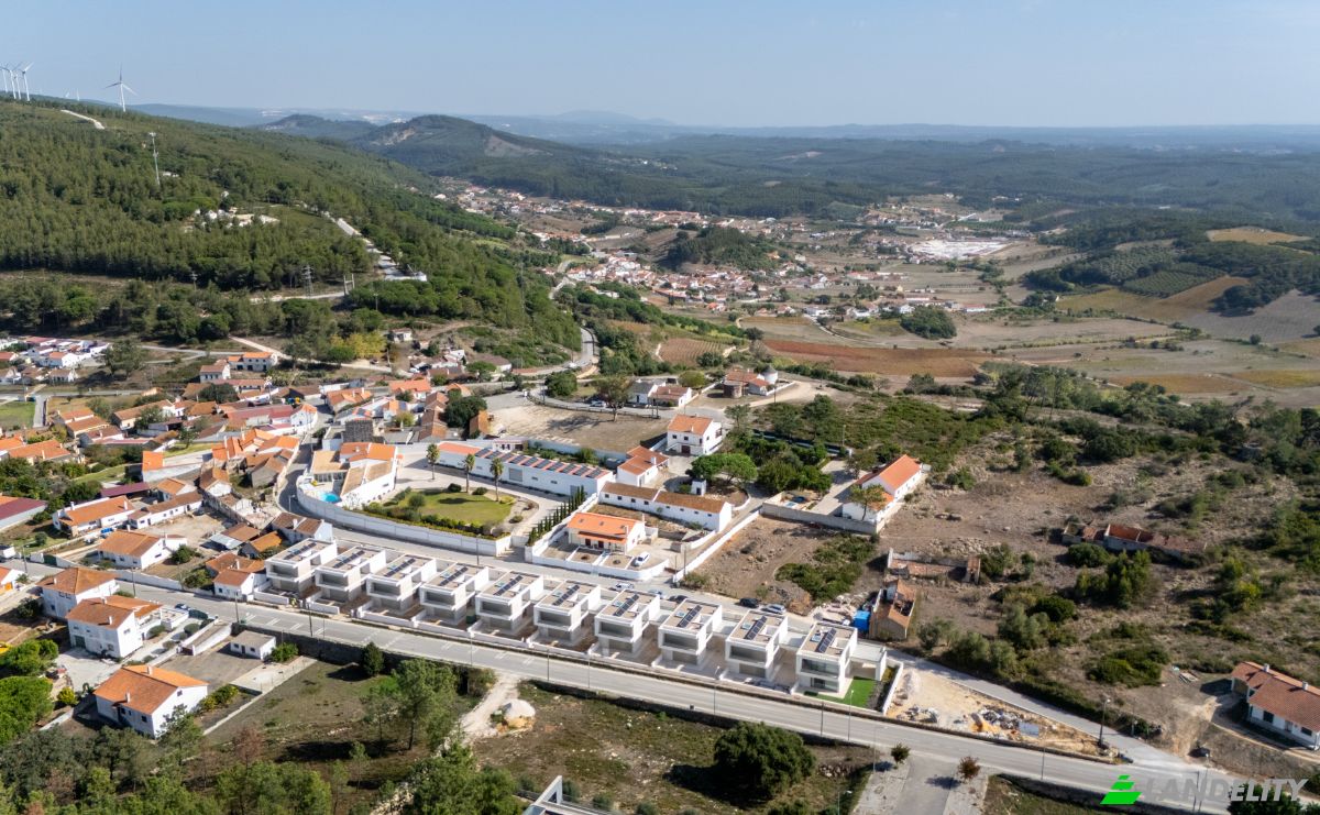 Villa for Sale Estr Dona Maria Pia, Rio Maior, Santarem District, Portugal. Photo 6