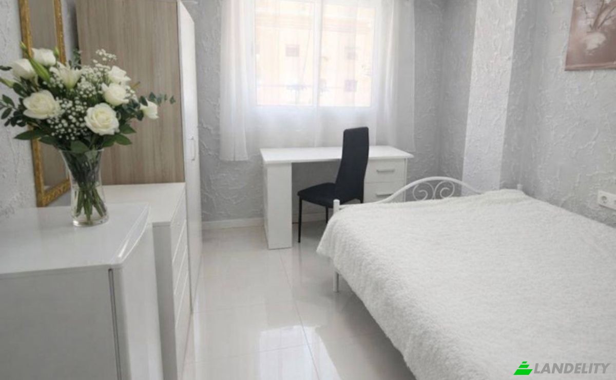 Apartment for Sale Carrer de Conchita Piquer, Campanar, Valencia, Valencian Community, Spain. Photo 1