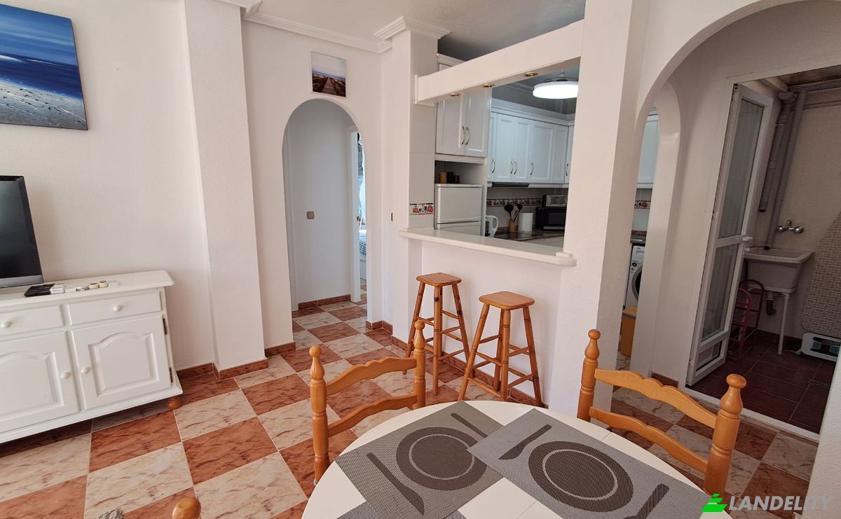 Bungalow en venta Calle Cabo de Gata, Orihuela, Torrevieja, Alicante, Comunidad Valenciana, España. Foto 4