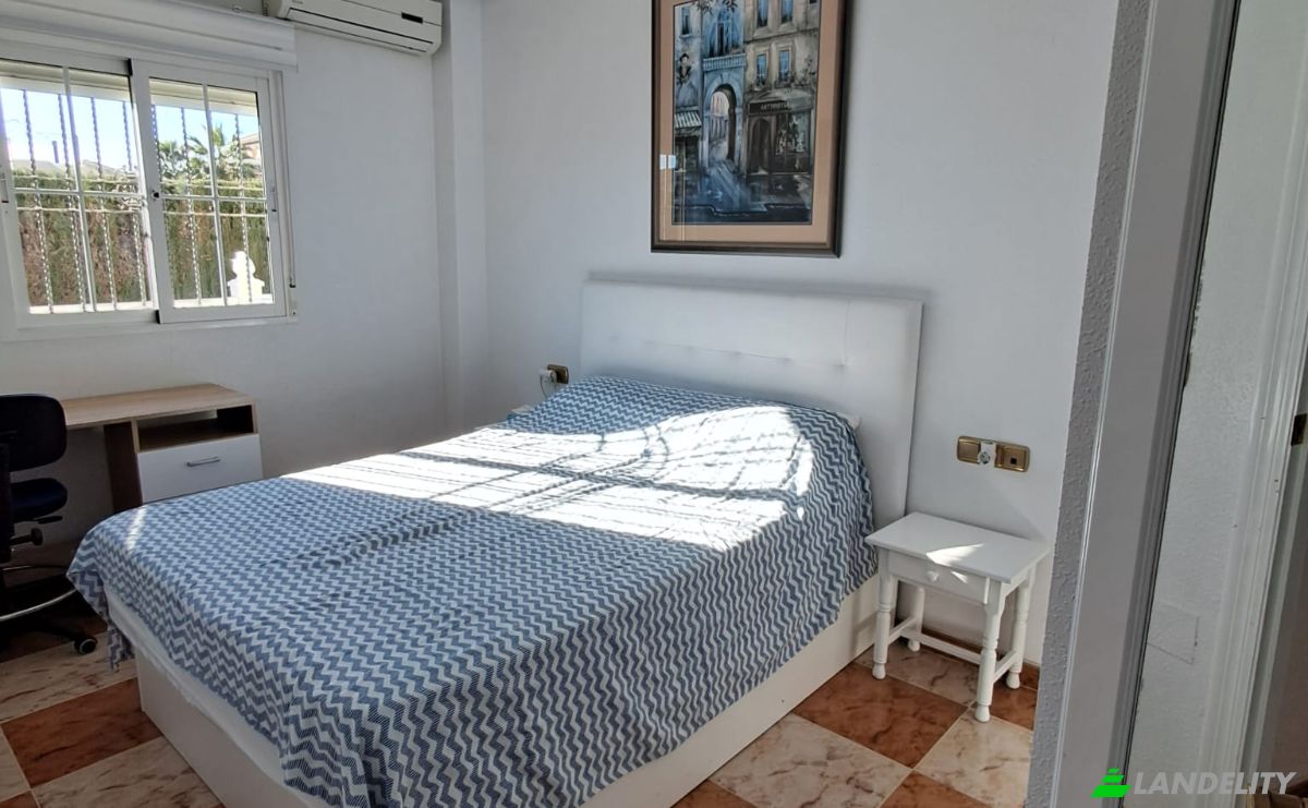 Bungalow en venta Calle Cabo de Gata, Orihuela, Torrevieja, Alicante, Comunidad Valenciana, España. Foto 13