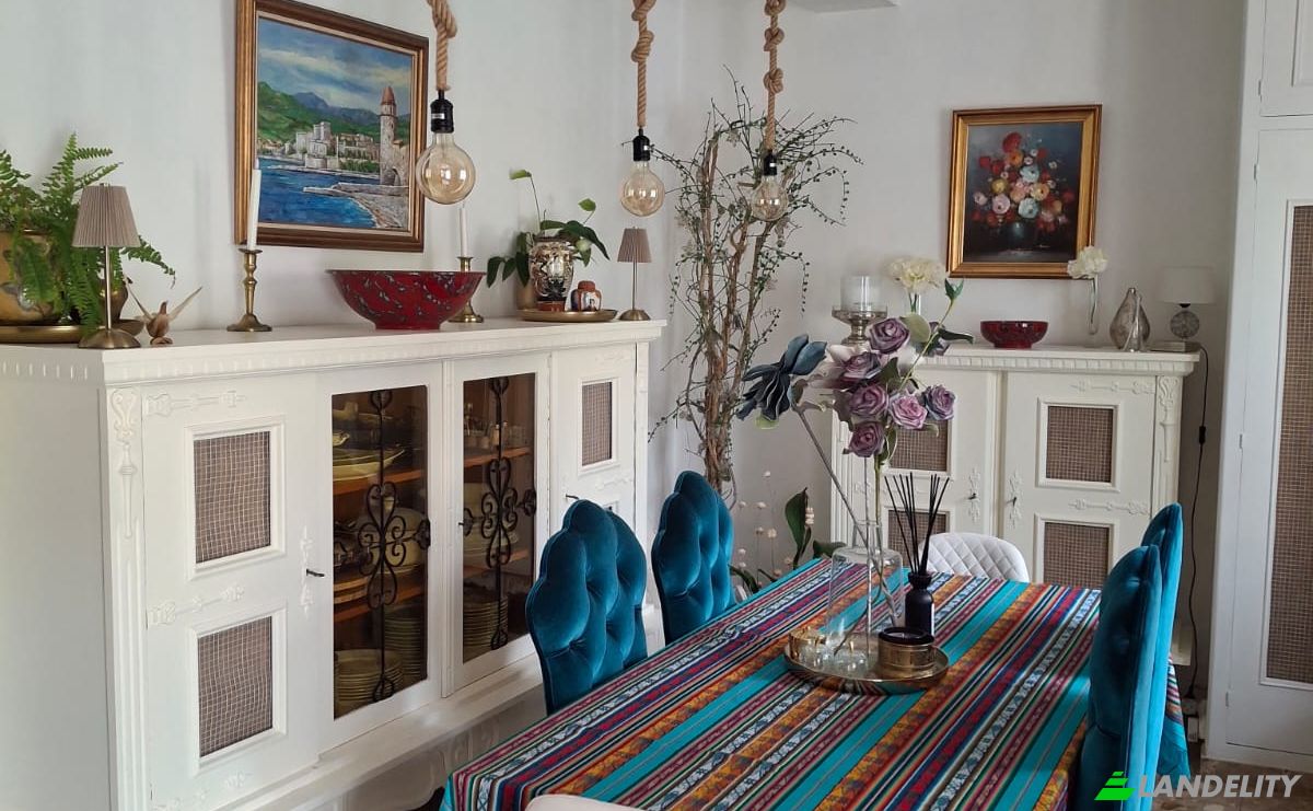 Townhouse for Sale 67 Av Jean Jaures, 66460 Maury, Maury, Pyrenees-Orientales, Occitanie, France. Photo 7