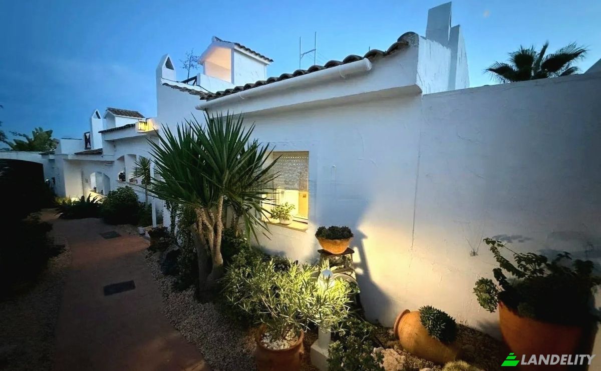 Townhouse for Sale Calle Serra del Cabeco dOr, La Nucia, Alicante, Valencian Community, Spain. Photo 11