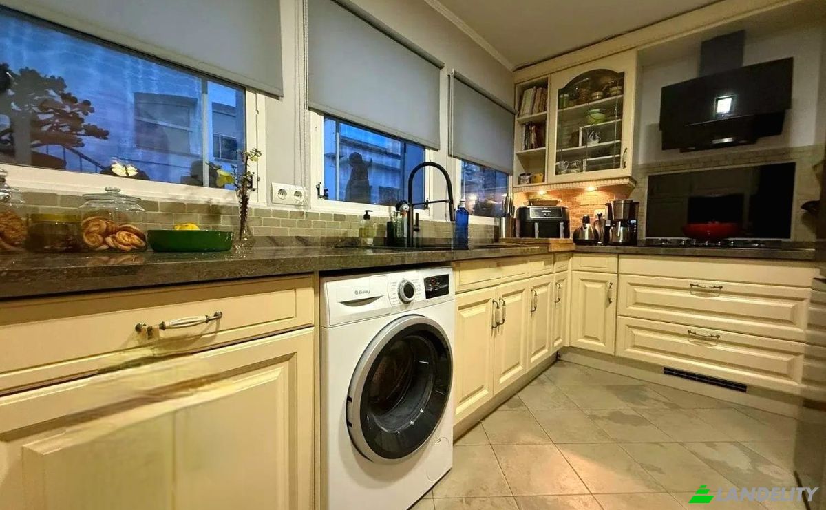 Townhouse for Sale Calle Serra del Cabeco dOr, La Nucia, Alicante, Valencian Community, Spain. Photo 5