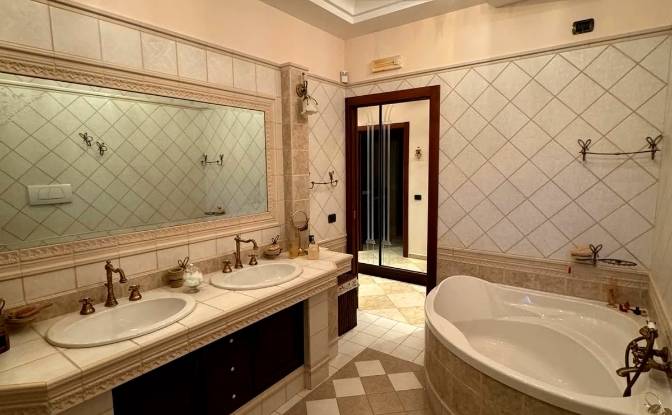 Villa for Sale Via dei Caprifogli. Photo#12