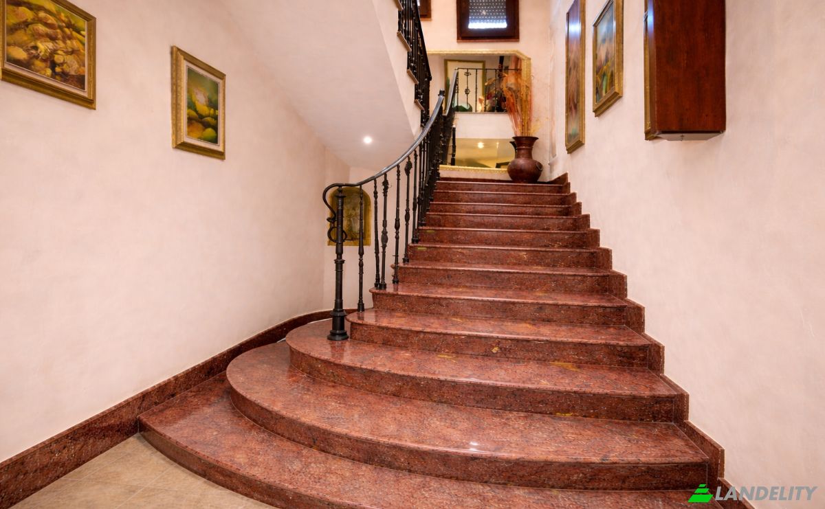 Villa for Sale Via dei Caprifogli, 88900 Crotone KR, Crotone, Province of Crotone, Calabria, Italy. Photo 13