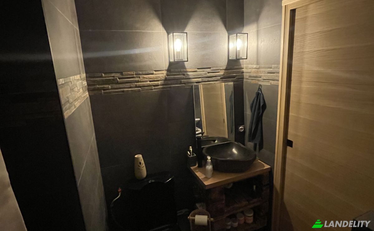 Apartment for Sale 332 Rue Pellissier, 74700 Sallanches, Sallanches, Haute-Savoie, Auvergne-Rhone-Alpes, France. Photo 7