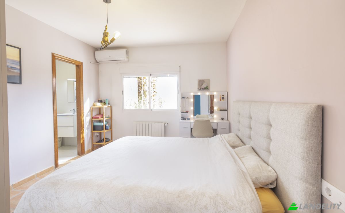 Villa for Sale Carrer la Vall de Travadell, Mutxamel, Valle del Sol, Alicante, Valencian Community, Spain. Photo 16