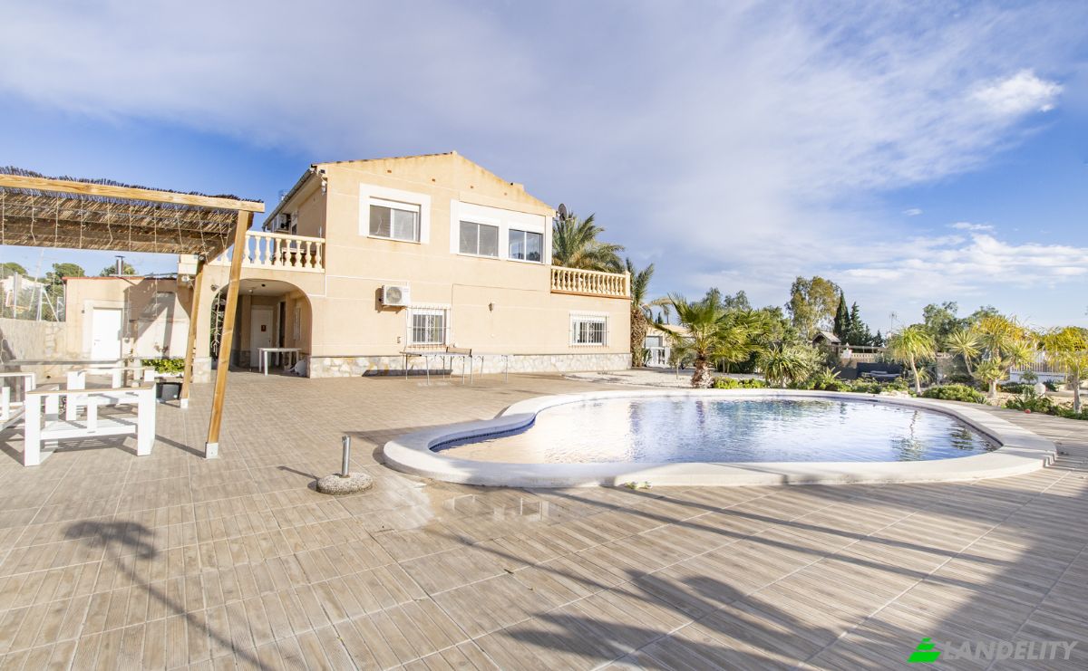 Villa for Sale Carrer la Vall de Travadell, Mutxamel, Valle del Sol, Alicante, Valencian Community, Spain. Photo 2