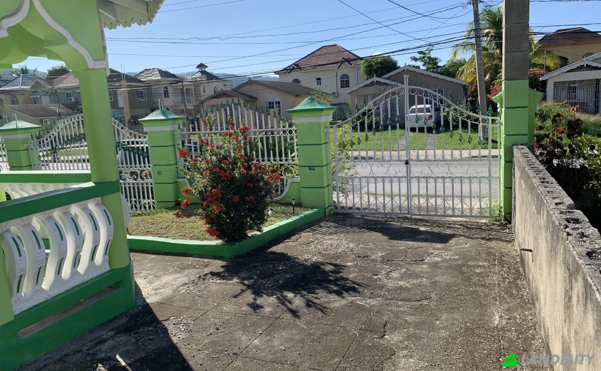 Bungalow for Sale bogue village, 961 Fisher Cres, Montego Bay, St James Parish, Jamaica. Photo 20