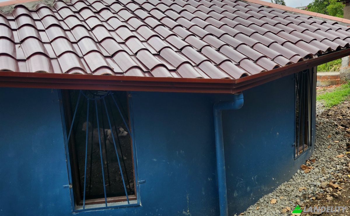 Single Family Home for Sale Via a Cararango, Vilcabamba, Loja, Ecuador. Photo 3