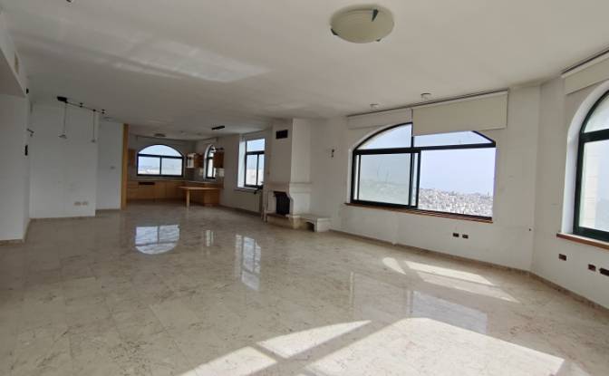 Appartement Te koop 22 Gikhon St. Foto#2