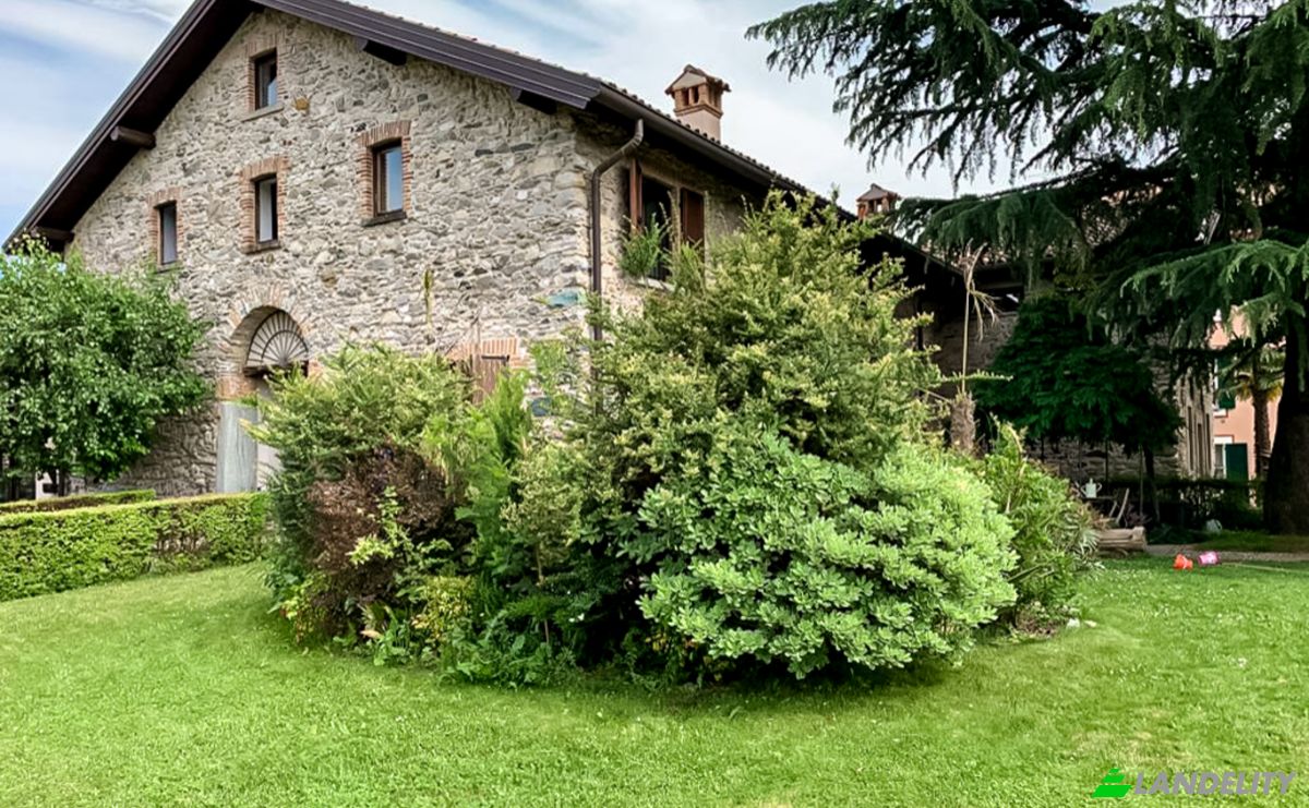 Maison de ville à vendre Vicolo Chiuso, 22030 Orsenigo CO, Orsenigo, Province of Como, Lombardy, Italy. Photo 1
