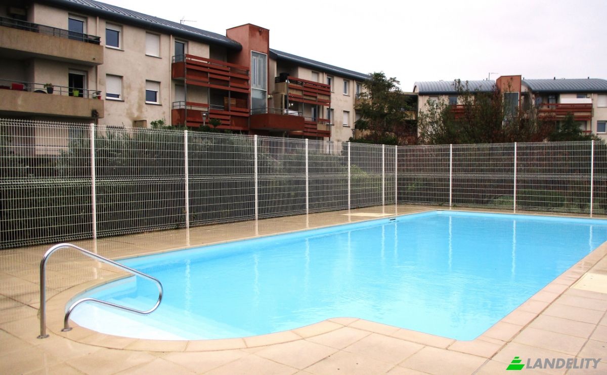 Apartment for Sale 76 Chem de la Traille, 84700 Sorgues, Sorgues, Vaucluse, Provence-Alpes-Cote dAzur, France. Photo 1