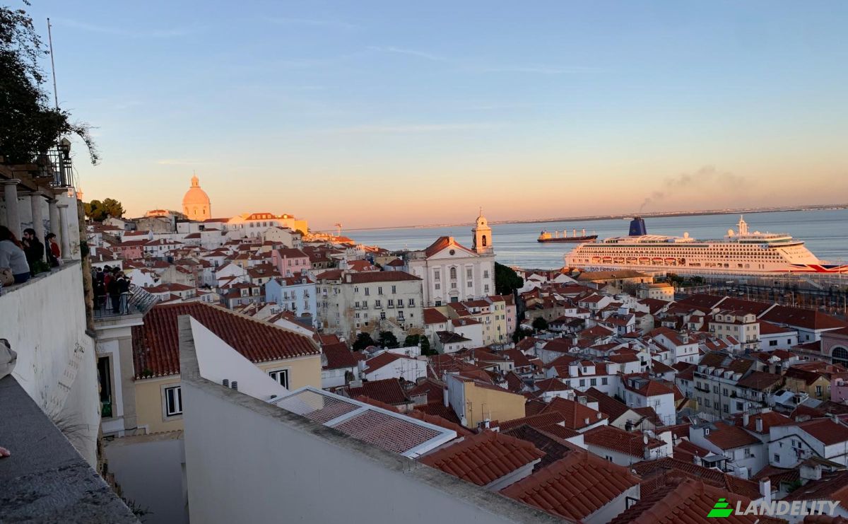 Apartment for Sale R das Escolas Gerais 6b, 1100-219 Lisboa, Lisbon, Portugal. Photo 2