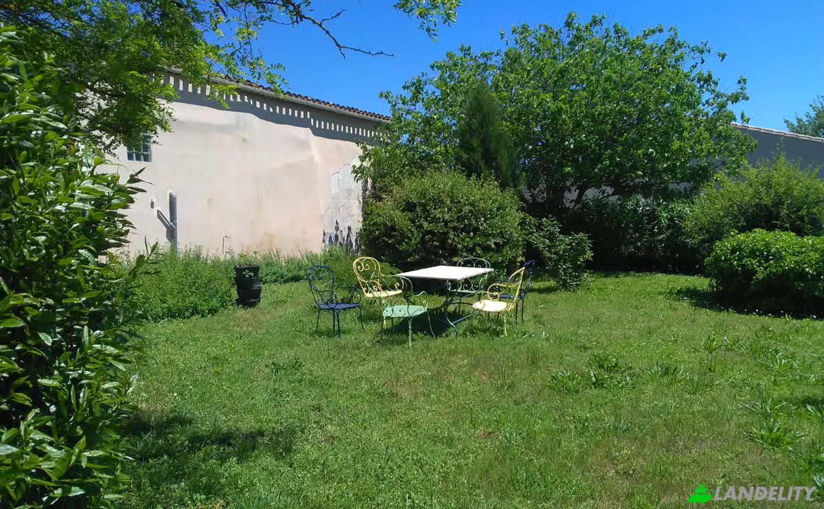 Townhouse for Sale 7 Av de la Montagne Noire, 11610 Pennautier, Pennautier, Aude, Occitanie, France. Photo 3