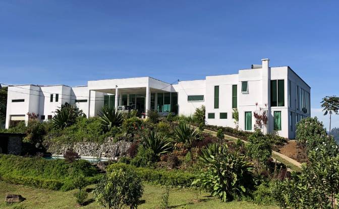 Mansion for Sale - Kumbaloluwa, Sri Lanka