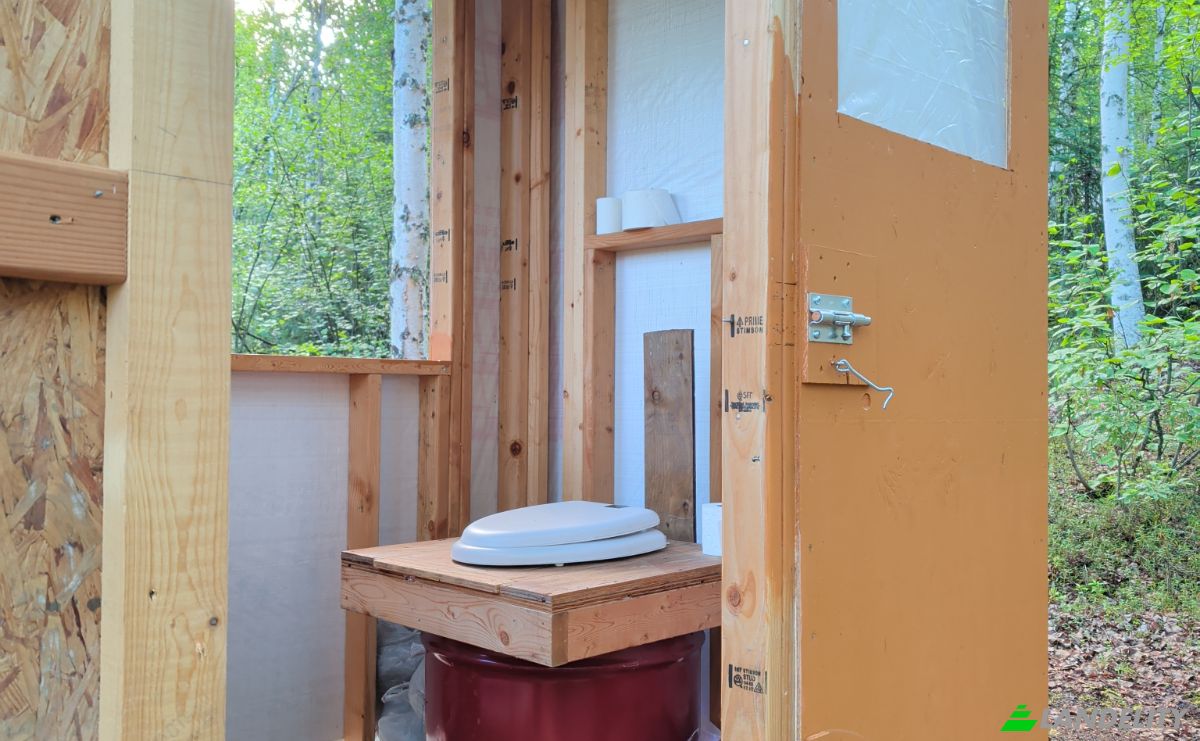 Cabin/Cottage for Sale 4645 Treasure St, Fairbanks, Fairbanks North Star Borough, Alaska, United States, AK 99712, USA. Photo 10
