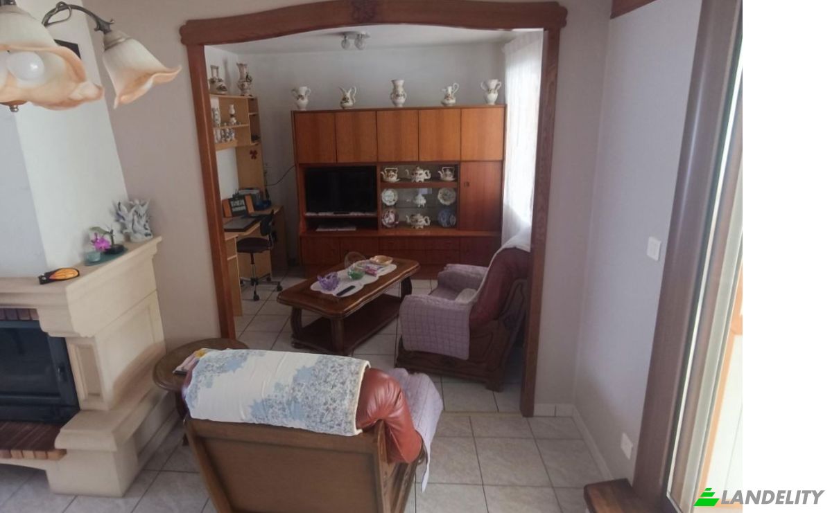 Single Family Home for Sale 27 Rue de la Gare, 70100 Essertenne-et-Cecey, Essertenne-et-Cecey, Haute-Saone, Bourgogne-Franche-Comte, France. Photo 11