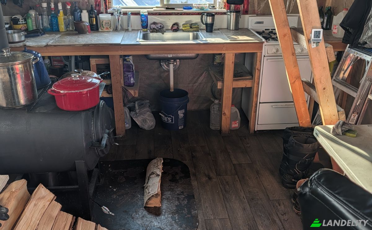 Cabin/Cottage for Sale 4645 Treasure St, Fairbanks, Fairbanks North Star Borough, Alaska, United States, AK 99712, USA. Photo 5