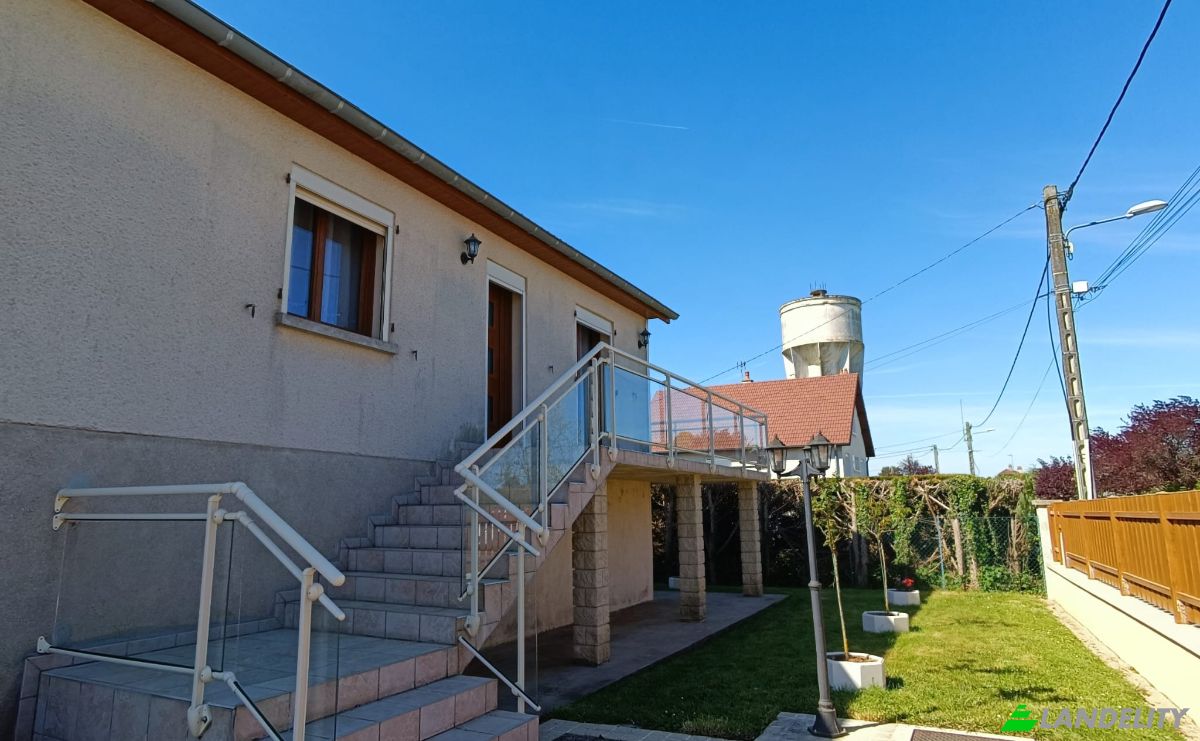 Single Family Home for Sale 27 Rue de la Gare, 70100 Essertenne-et-Cecey, Essertenne-et-Cecey, Haute-Saone, Bourgogne-Franche-Comte, France. Photo 2