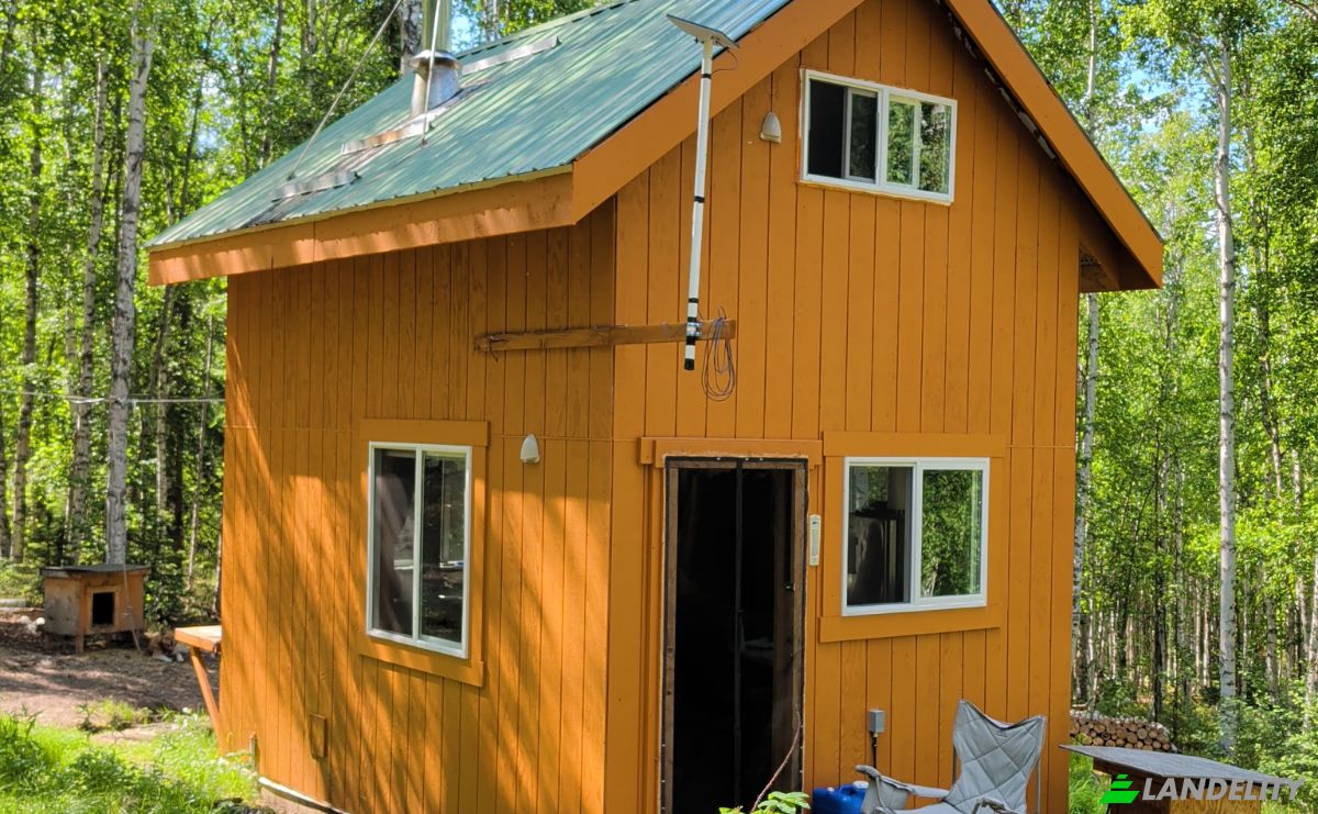 Cabin/Cottage for Sale 4645 Treasure St, Fairbanks, Fairbanks North Star Borough, Alaska, United States, AK 99712, USA. Photo 1